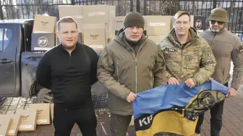 "Украинская команда" передала разведчикам подразделения "Kraken" партию дронов и теплые наборы, - Артур Палатный