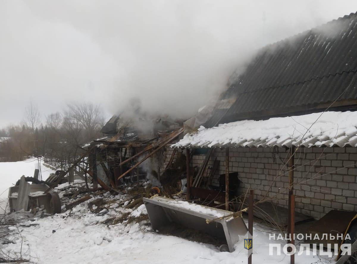 Наслідки обстрілів. Сумщина. Фото: МВС