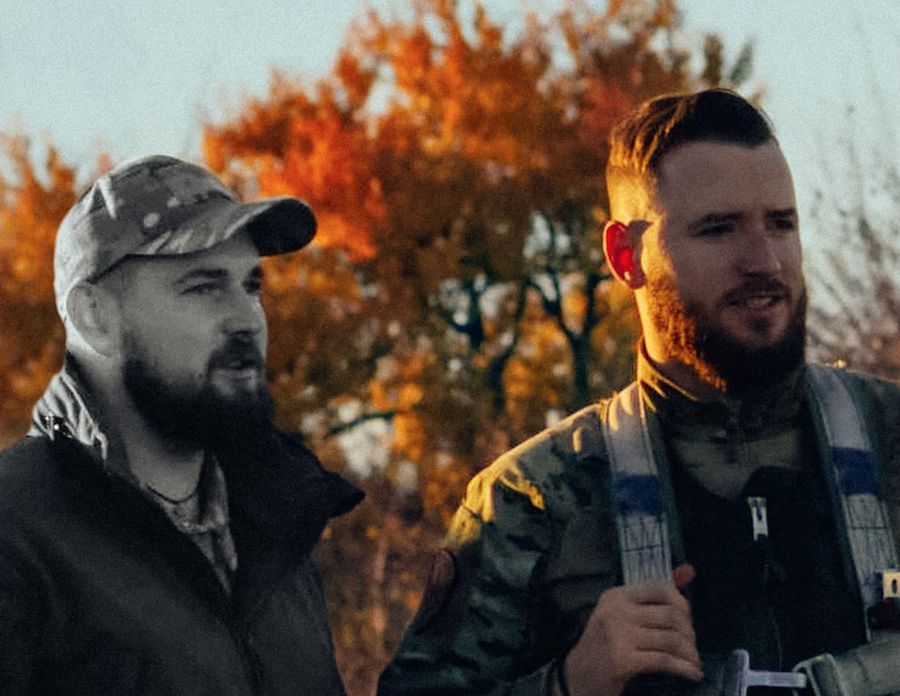 Загиблий Владислав Риков (ліворуч) та Ростислав Лазаренко. Фото: facebook.com/rostyslav.lazarenko