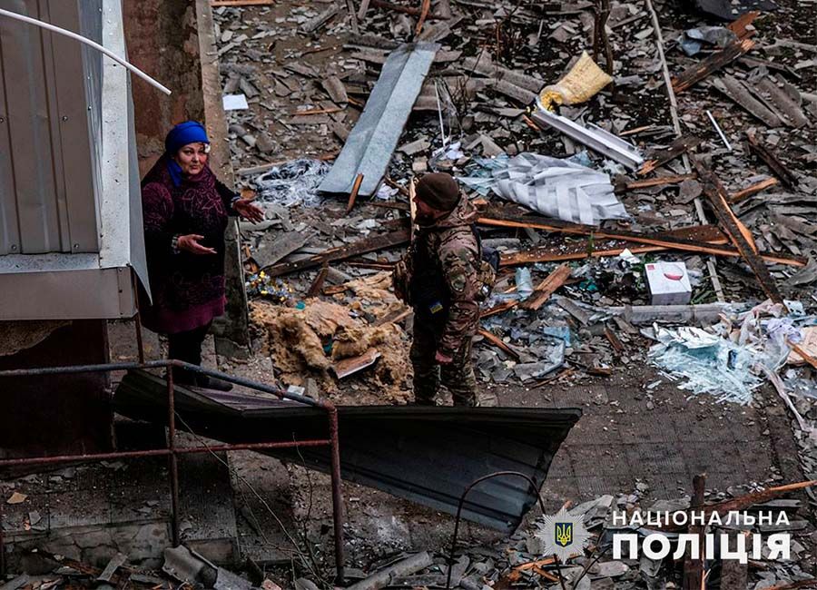 Наслідки ракетного удару по Селидовому Донецької області. Фото: Нацполіція
