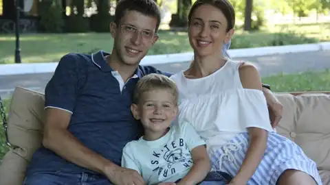 Олег Арсенюк з сім’єю. Фото з відкритих джерел