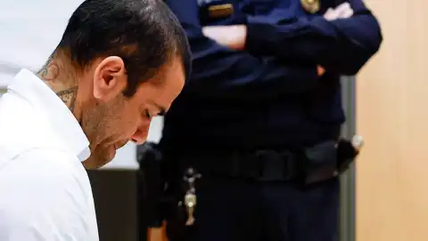 Дани Алвес во время оглашения приговора. Фото: Marca