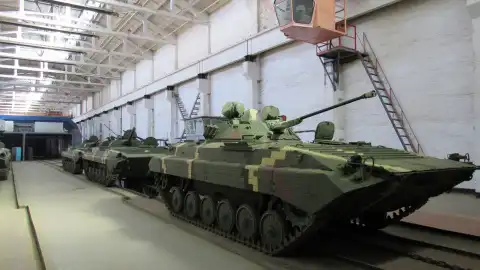Модернізовані БМП-2 для ЗСУ. Фото: АрміяInform.