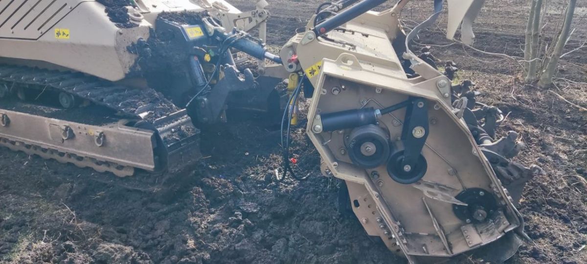 Case of damage to rotor of mechanized demining machine. Photo: SESU