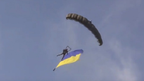 Сьогодні святкують День ВДВ. Скріншот відео 