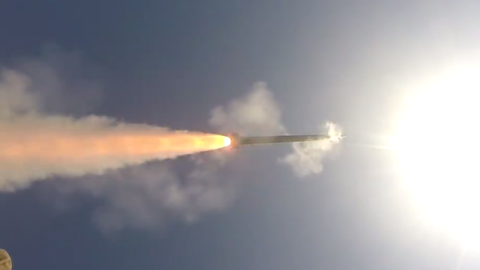 Система управління ракетою передбачає корекцію польоту ракети. Скріншот відео