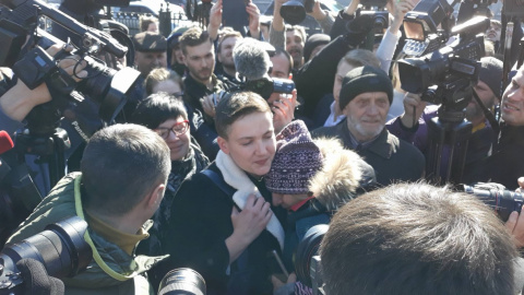 Савченко запропонувала правоохоронцям супроводити її не на автомобілі, а пішки