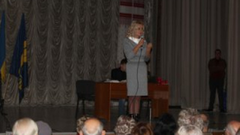 Ирина Фарион во время выступления.