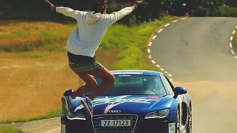 ​Норвежец сказочно перепрыгнул через Audi R8, летящую на скорости 150 км/ч