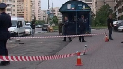 У Києві біля супермаркету знайшли мертвого хлопця