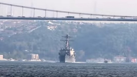 Есмінець США зайшов у Чорне море. Скріншот відео 