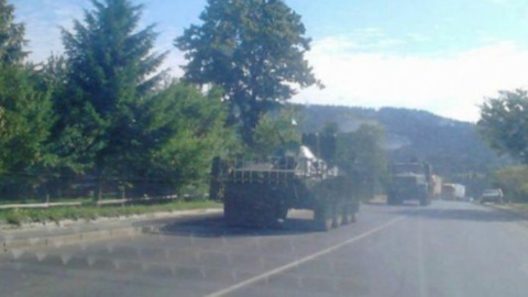 В сторону Мукачево направляется колонна военной техники
