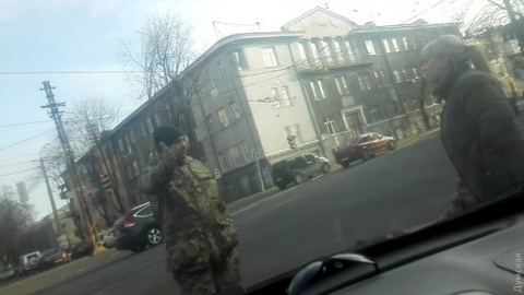 Поведінка співробітників військкомату зняли на відео. Фото: Думская