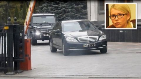 Автомобіль Тимошенко і авто супроводу. Фото: "Країна"