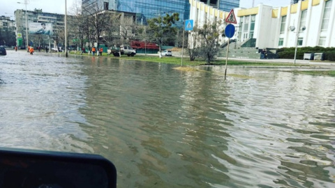 Відео дня: на київській вулиці очікують прибуття Ноєвого ковчега