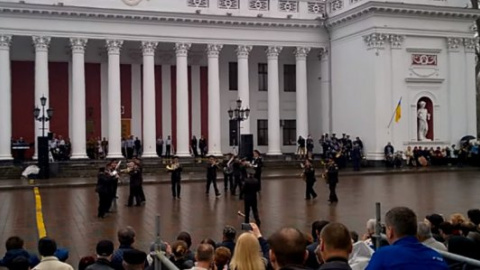Оркестр Нацгвардії виконав хіт про лабутени