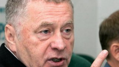 Миколаенко назвал Жириновского "шутом в салатном костюме"