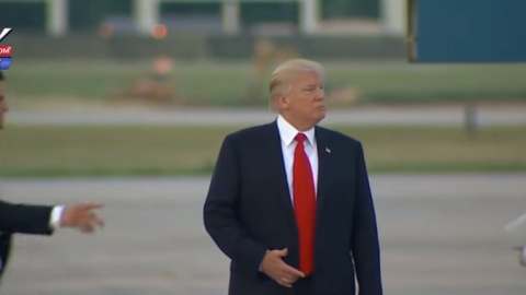Трамп "заблукав", виходячи з літака
