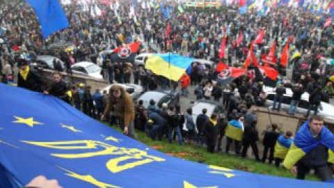 Украинцы требуют подписать соглашение об ассоциации с ЕС.