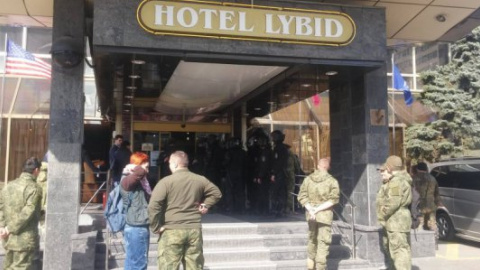 У Києві силовики проводять операцію біля готелю "Либідь"