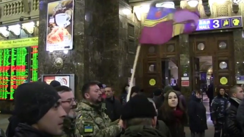 На вокзалі провели флешмоб з нагоди Дня Збройних Сил України. Скриншот youtube
