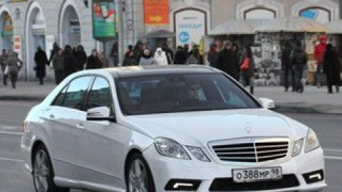 Сотрудник пресс-службы "ВКонтакте" заявил по поводу инцидента, что "у Павла Дурова никогда не было автомобиля".