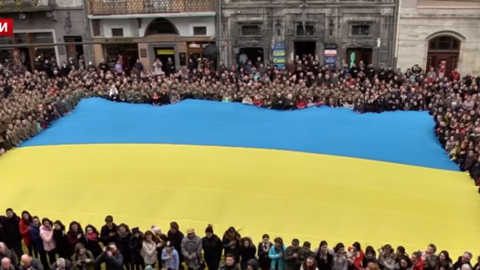 Масовий флешмоб у Львові до дня народження гімну України