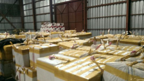 В Україну під виглядом мікрохвильовок провезли парфуми на 10 млн