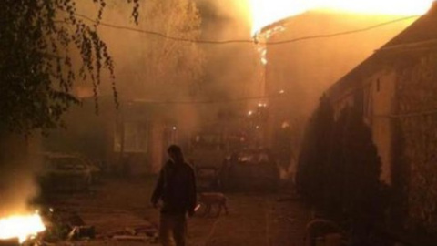 У Мукачевому спалили будинок самопроголошеного барона ромів, який вбив їх одноплемінника