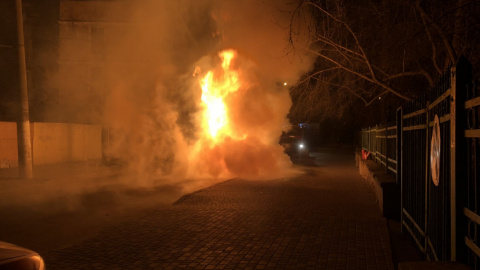 Невідомий спалив автомобіль Олександра Джабурії в Одесі. Фото: dumskaya.net