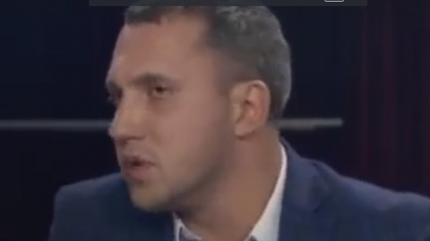 Він заявляє, що останній раз перетинався з Гужвою півроку тому. Скріншот відео