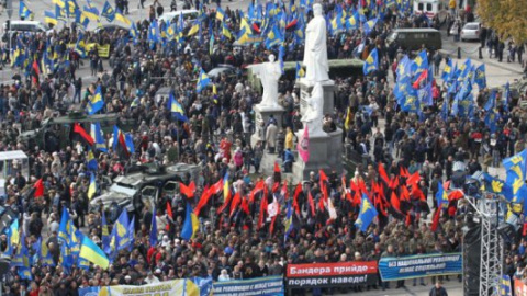 2 тисячі активістів "Свободи" і "Правого сектору" мітингують у Києві