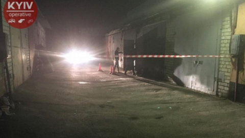 У Києві вночі на вулиці Затишній сталася стрілянина, поранено людину