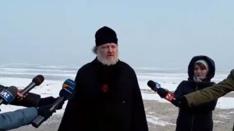 Священик. Скріншот відео ДержНС