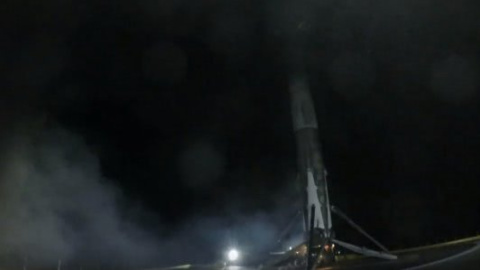 SpaceX показала посадку Falcon 9 з трьох різних ракурсів