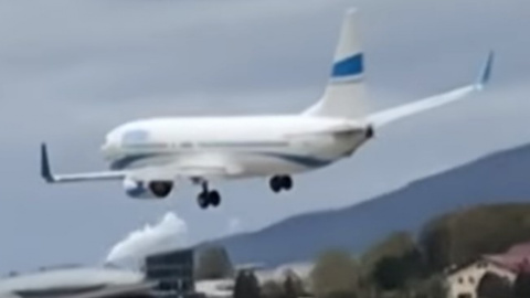 Пілот розвернув Boeing з-за штормового вітру. Скріншот відео 