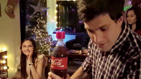 Coca-Cola випустила пляшки з записом голосових повідомлень