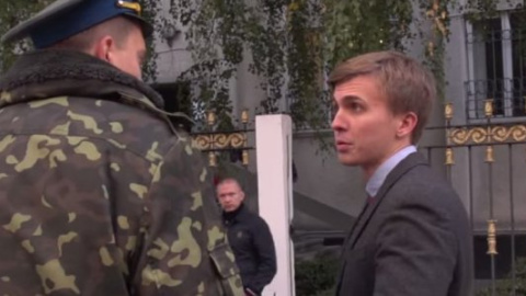 Появились видео нападения и задержания СБУшниками 2 тележурналистов в Киеве