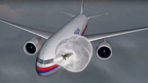 Ракета вибухнула в метрі від кабіни пілота. Скріншот youtube.com