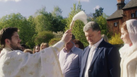 Порошенко закликав українців помолитися за військових в АТО на Великдень