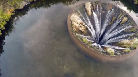 У Португалії дрон зняв "діряве" водосховище