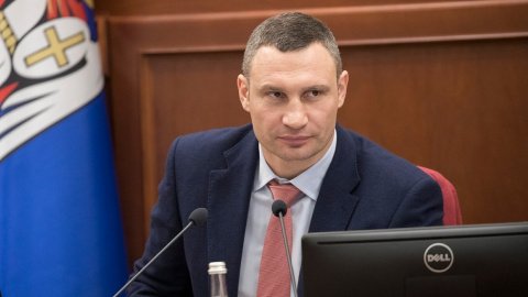 Київська влада продовжить вкладати кошти в закупівлю сучасного комунального транспорту, - Кличко