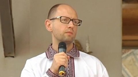 Яценюк в Зарванице: "Мы выстоим и победим"