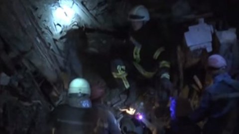 Обвал будинку в Києві: врятували 6 людей, 1 загинула