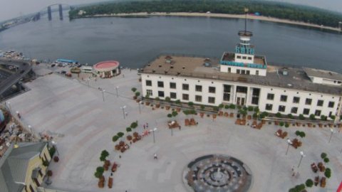 Поштова площа після реконструкції з висоти пташиного польоту