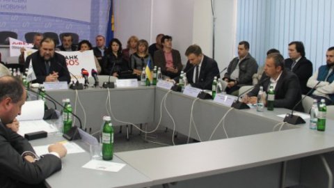 КРУГЛЫЙ СТОЛ: "Вызов дня: как государству минимизировать потери от ухода с рынка "проблемных" банков и сохранить ресурсы ФГВ?"
