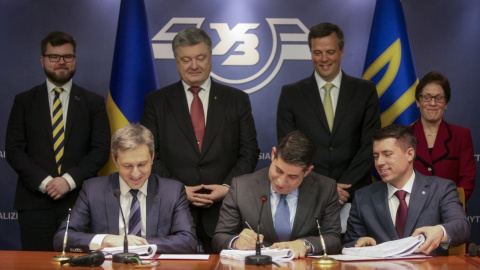За словами президента, влада робить рішучі кроки з підвищення інвестиційної привабливості України. Фото: twitter.com/poroshenko