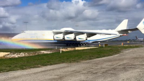 Суперважкоатлет Ан-225 "Мрія" вперше приземлився в Австралії