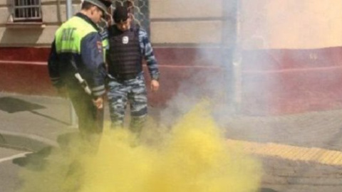 Посольство України в Москві закидали димовими шашками