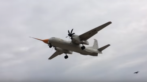 Вперше піднявся в небо новий український літак Ан-132D